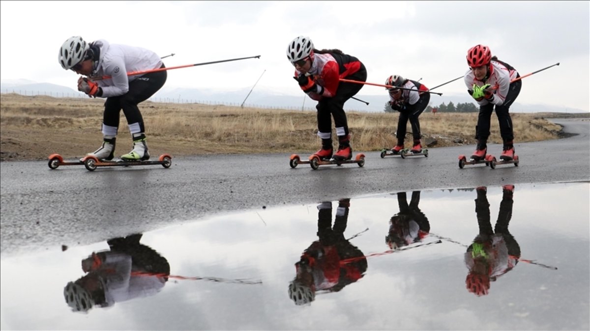 Erzurum’daki milli kayakçılar olimpiyatlara asfaltta çalışarak hazırlanıyorlar!