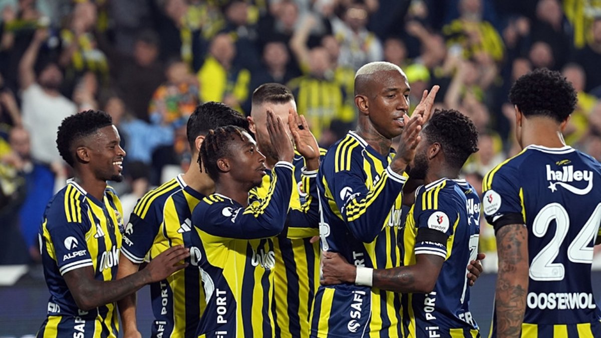 Fenerbahçe’nin yıldızına Süper Lig’den kanca!