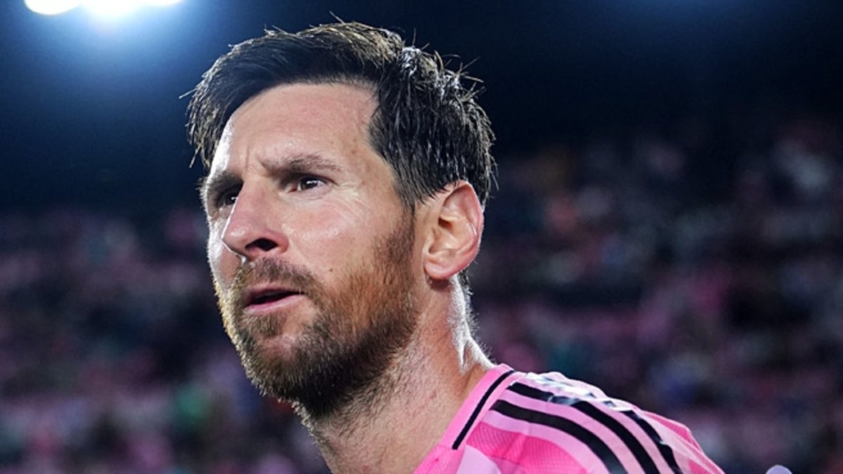 Messi’den Barcelona taraftarlarını heyecanlandıran sözler! “Geri dönmeyi…”